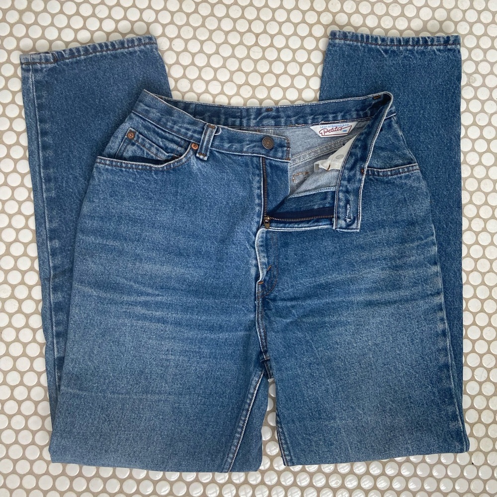 LEVI petite mom jeans